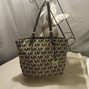 Michael Kors Black Signature Jet Set Monogram Shoulder Tote